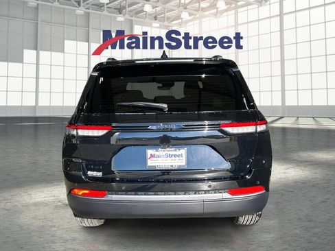 New 2026 Jeep Grand Cherokee Altitude AWD/4WD image 4