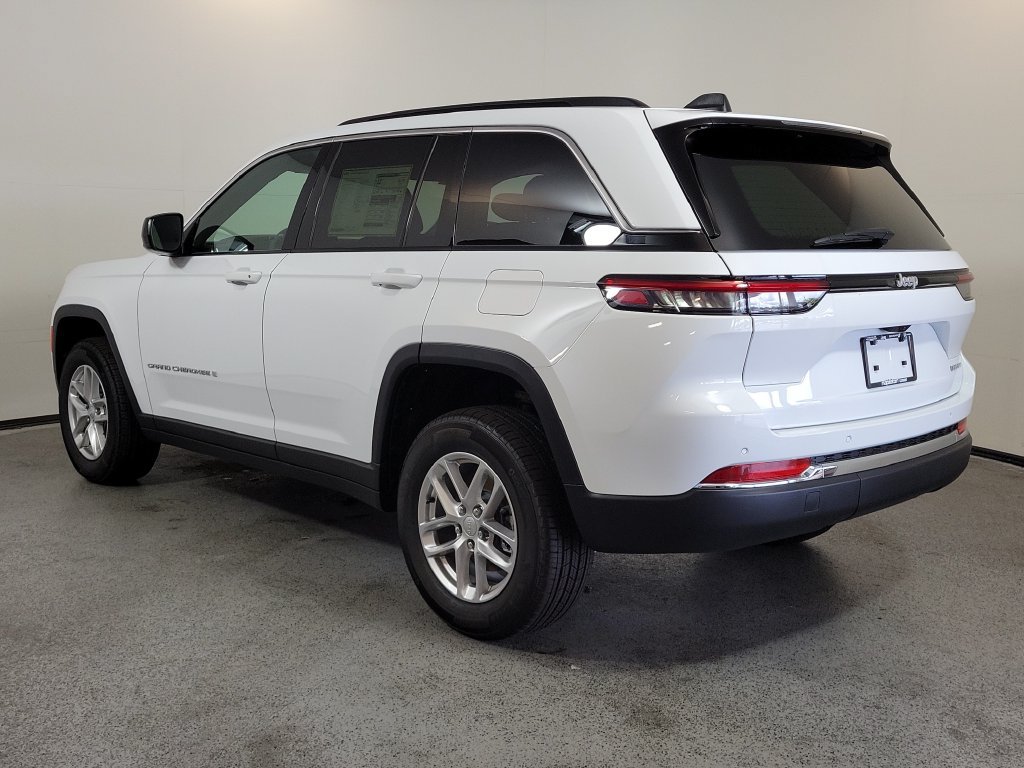 New 2026 Jeep Grand Cherokee Laredo RWD image 5
