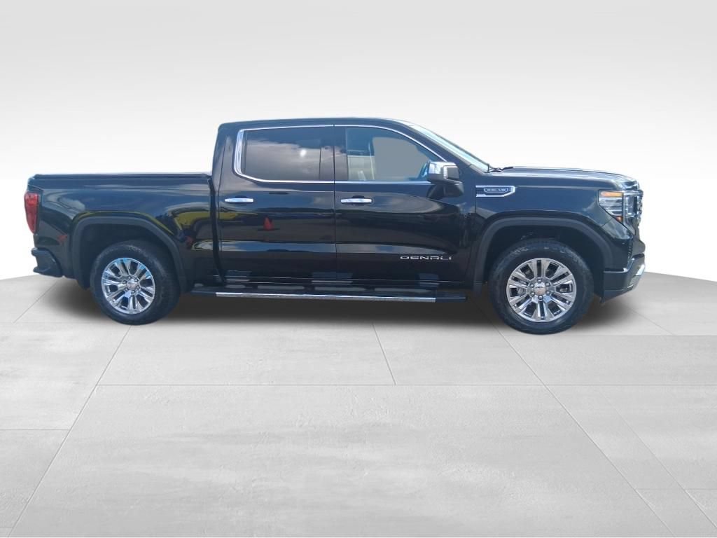 Used 2024 GMC Sierra 1500 Denali w/ Technology Package AWD/4WD image 4