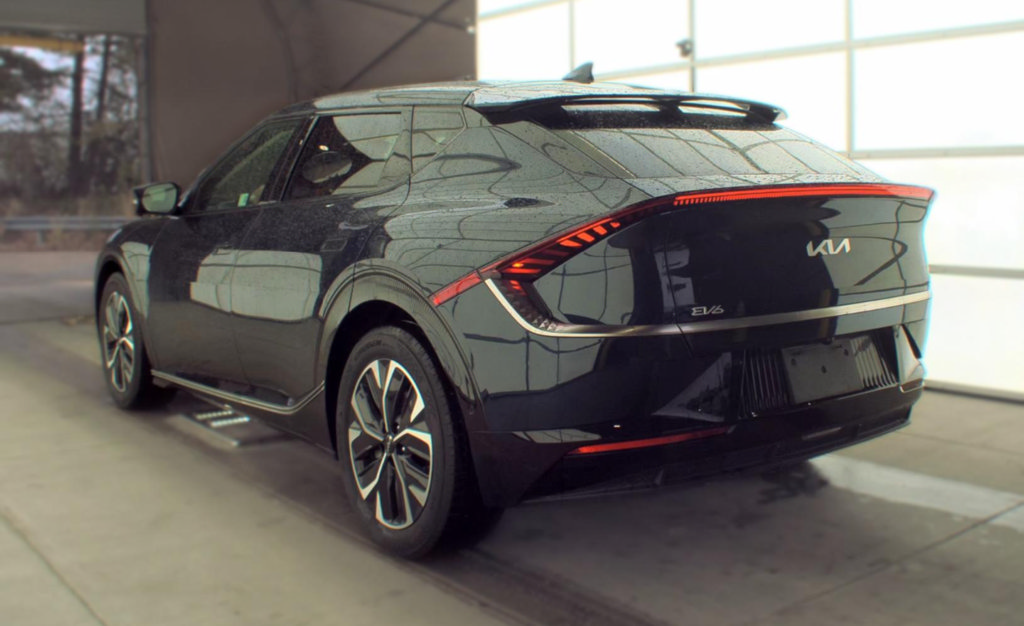 Used 2023 Kia EV6 Wind w/ Wind Technology Package AWD/4WD image 8