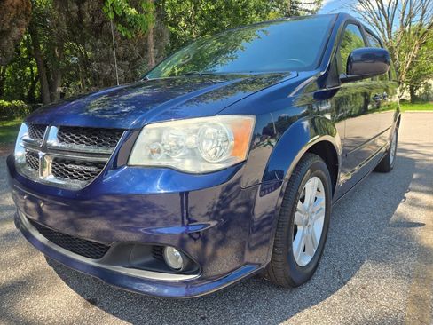 Used 2012 Dodge Grand Caravan Crew w/ Crew Value Pkg FWD image 1