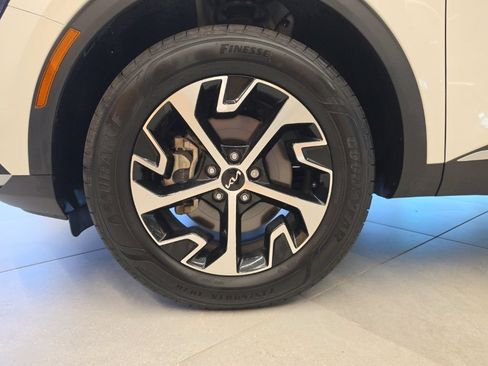 Certified 2025 Kia Sportage EX AWD/4WD image 45