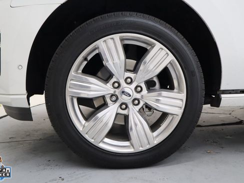 Certified 2024 Ford Expedition Max Platinum AWD/4WD image 9