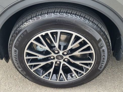 Used 2025 Ford Escape Base image 9