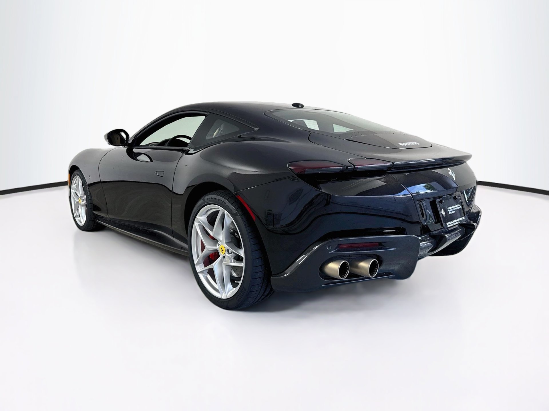 Certified 2021 Ferrari Roma RWD image 5