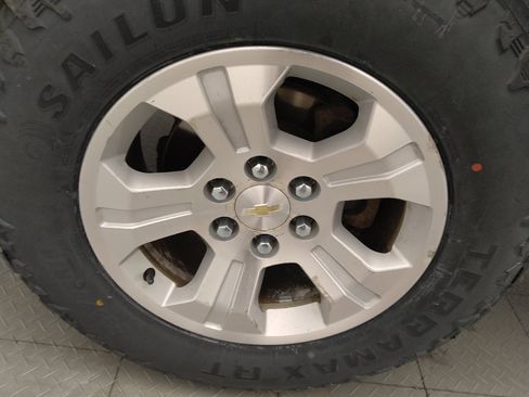 Used 2018 Chevrolet Silverado 1500 LT w/ All Star Edition AWD/4WD image 31