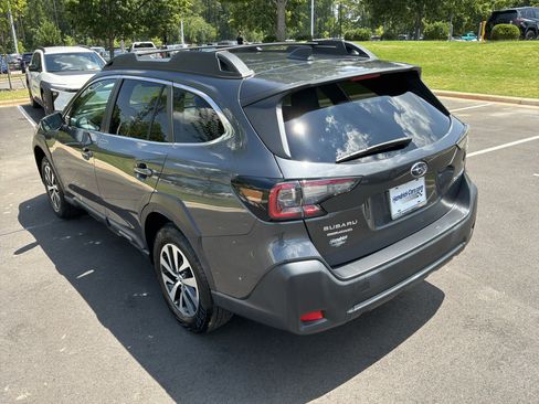 Used 2024 Subaru Outback Premium AWD/4WD image 8