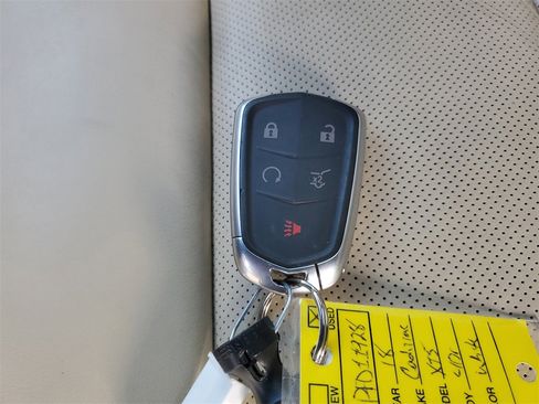 Used 2018 Cadillac XT5 Luxury w/ Driver Awareness Package image 26