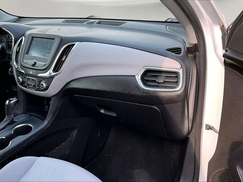 Used 2018 Chevrolet Equinox LT image 24