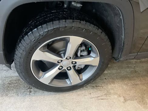 Used 2022 Jeep Grand Cherokee L Limited image 10