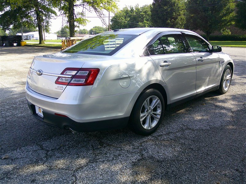 Used 2013 Ford Taurus SEL FWD image 5