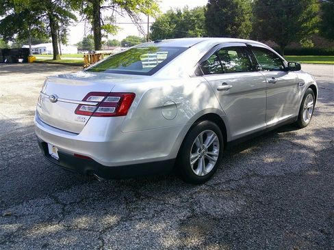Used 2013 Ford Taurus SEL FWD image 5