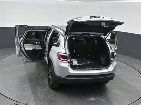 New 2026 Jeep Compass Limited w/ Mopar Graphics Package image 51