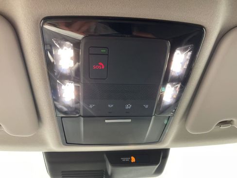 Used 2025 Mitsubishi Outlander SE image 8