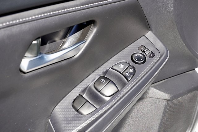 Used 2025 Nissan Sentra SV FWD image 32