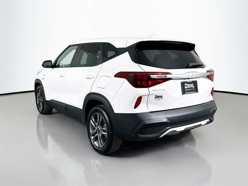 Used 2023 Kia Seltos LX image 9