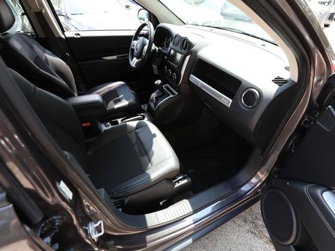Used 2017 Jeep Compass Latitude AWD/4WD image 12