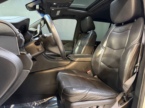 Used 2017 Cadillac Escalade Platinum AWD/4WD image 15