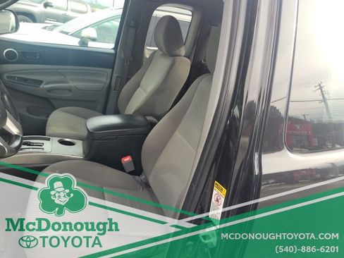 Used 2015 Toyota Tacoma 4x4 Access Cab image 9