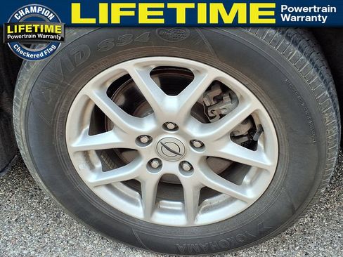 Used 2024 Chrysler Pacifica Touring-L FWD image 9