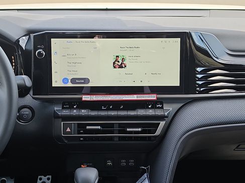 New 2026 Toyota Camry Hybrid w/ Multimedia Upgrade Package AWD/4WD image 23