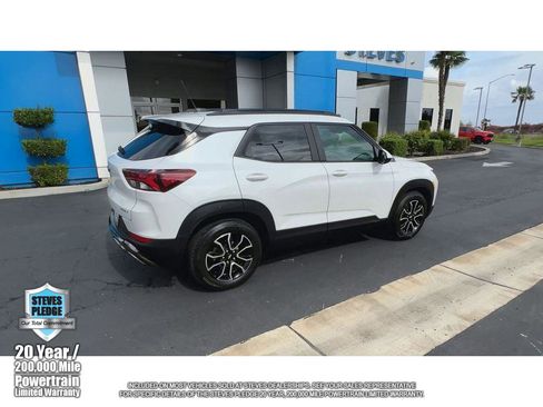 Certified 2023 Chevrolet TrailBlazer ACTIV w/ Sun and Liftgate Package FWD image 11