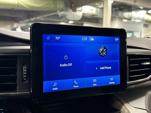 Used 2022 Ford Explorer XLT w/ Equipment Group 202A AWD/4WD image 16