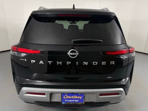 Used 2023 Nissan Pathfinder SL image 7