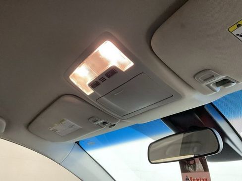 Used 2018 Toyota Avalon XLE image 22