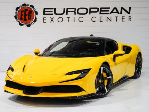 Used 2021 Ferrari SF90 Stradale AWD/4WD image 4
