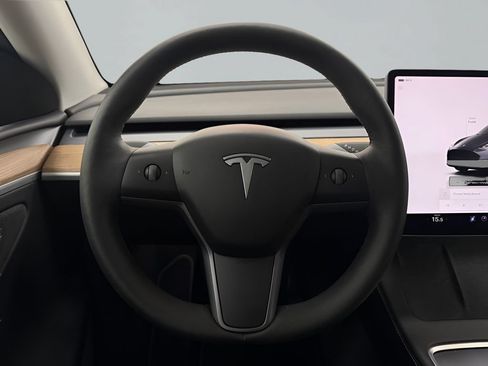 Used 2023 Tesla Model Y Long Range AWD/4WD image 17