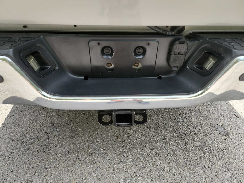 Used 2018 RAM 2500 Tradesman w/ Chrome Appearance Group AWD/4WD image 8