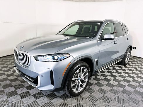 Used 2024 BMW X5 sDrive40i image 7
