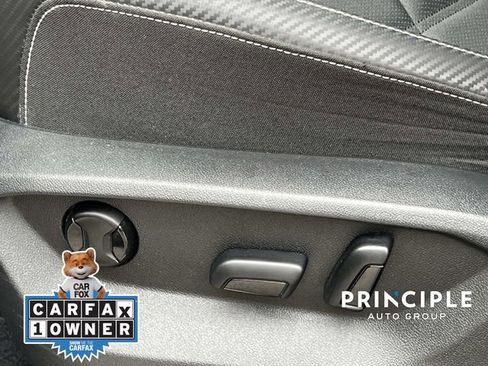 Certified 2024 Volkswagen Atlas Cross Sport SE FWD image 17