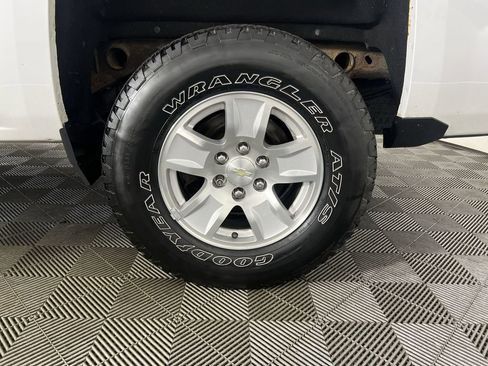 Used 2017 Chevrolet Silverado 1500 LT w/ All Star Edition AWD/4WD image 29