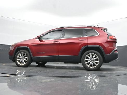 Used 2015 Jeep Cherokee Limited w/ Luxury Group AWD/4WD image 28
