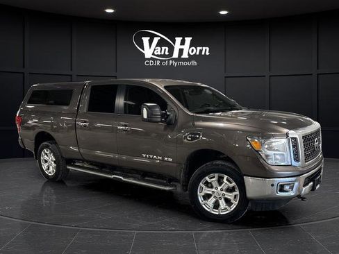 Used 2017 Nissan Titan SV image 1