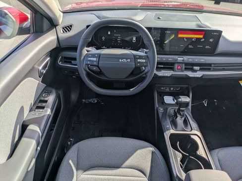 New 2025 Kia K4 EX image 15
