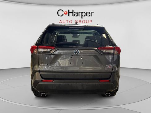 Used 2022 Toyota RAV4 XLE Premium AWD/4WD image 4