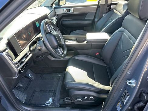 Used 2025 Hyundai Santa Fe SEL AWD/4WD image 32