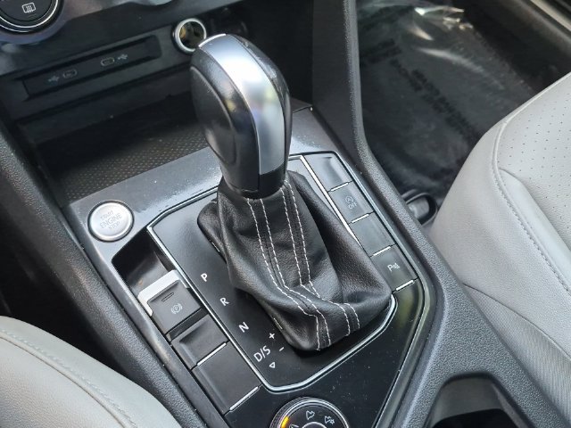 Used 2021 Volkswagen Tiguan SE R-Line AWD/4WD image 38