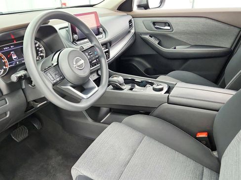 Used 2023 Nissan Rogue SV AWD/4WD image 9