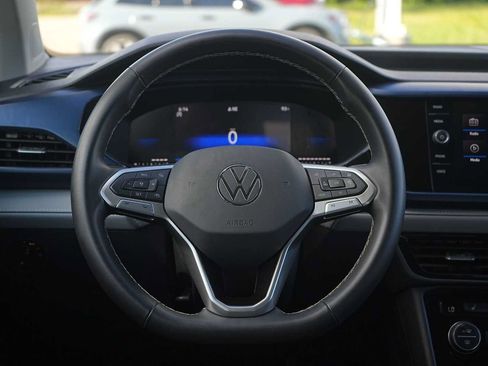 Used 2024 Volkswagen Taos SE FWD image 16