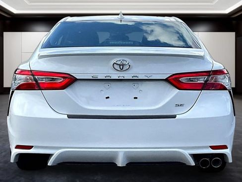 Used 2020 Toyota Camry SE FWD image 5