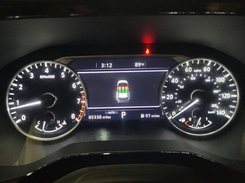 Used 2022 Nissan Pathfinder SL AWD/4WD image 23