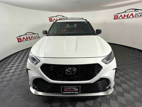 Used 2022 Toyota Highlander XSE image 11