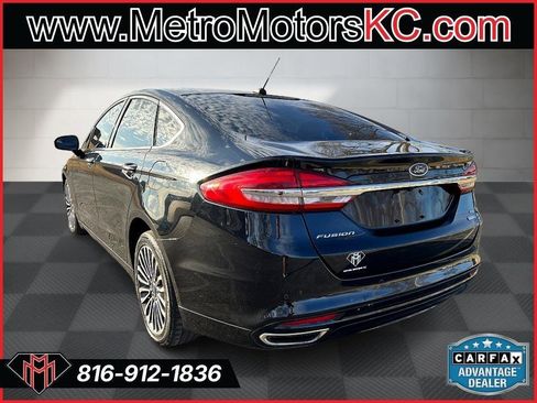 Used 2018 Ford Fusion SE w/ Fusion SE Technology Package image 3