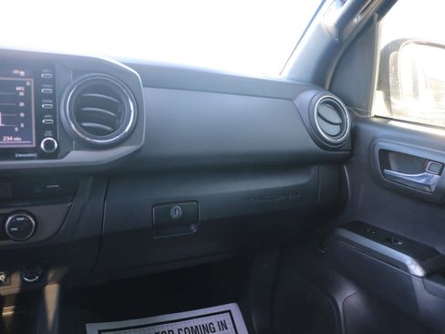 Used 2022 Toyota Tacoma TRD Off-Road image 26