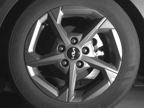 Used 2025 Kia K4 FWD image 14