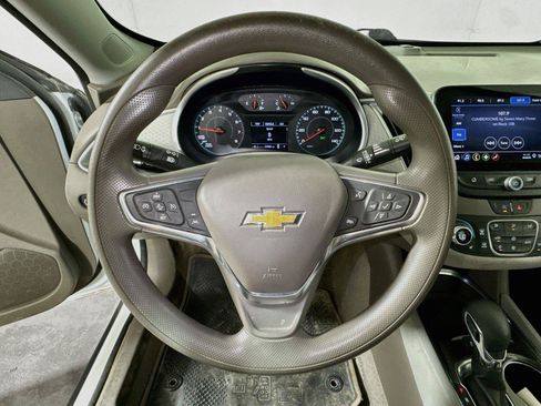 Used 2025 Chevrolet Malibu LT FWD image 9